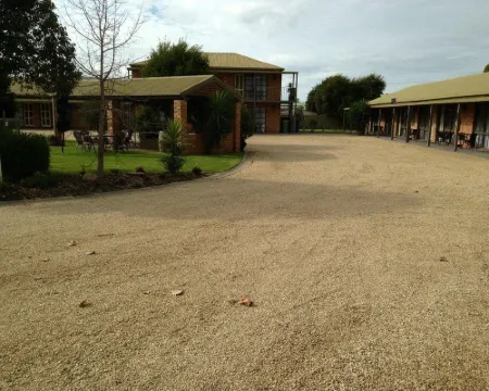 Statesman Motor Inn Hotels in Corowa