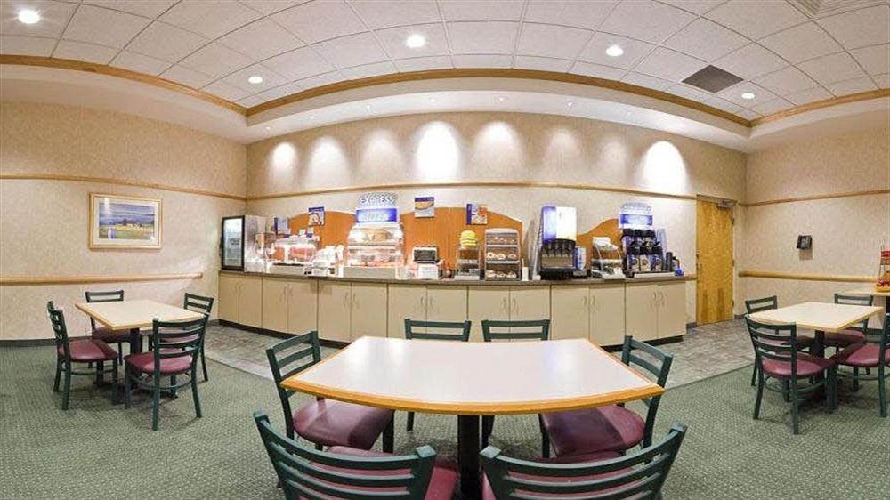 Holiday Inn Express Breezewood, an Ihg Hotel