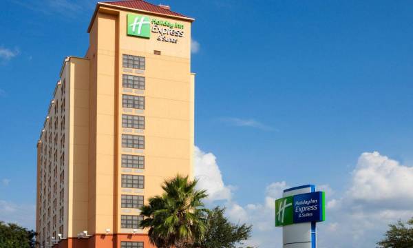 Holiday Inn Express & Suites Nearest Universal Orlando by IHG