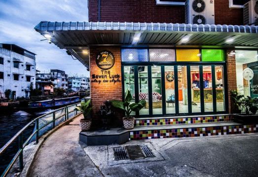 더 세븐 럭 깔끔한 내부 사진