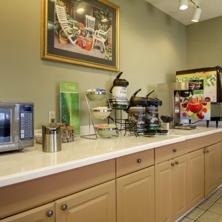 Quality Inn & Suites Pearl-Jackson