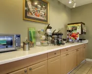 Quality Inn & Suites Pearl-Jackson - breakfast