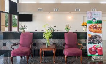 Econo Lodge Inn & Suites West – Energy Corridor