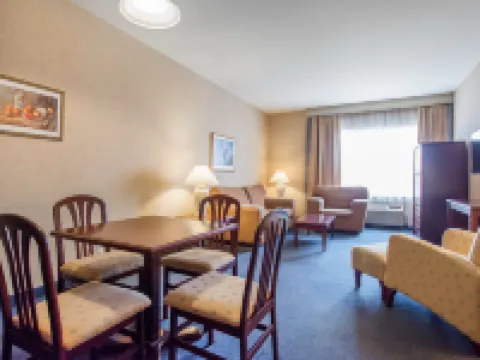 Spark by Hilton Montreal Brossard Hotels in Brossard