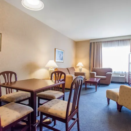 Spark by Hilton Montreal Brossard