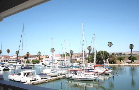 港口拉塞爾斯酒店