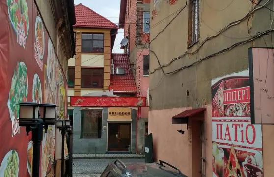 瓦侖波加3多摩維克公寓