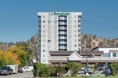 Sandman Hotel & Suites Kelowna Hotel dekat Father Pandosy Mission