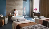 Four Seasons Hotel Toronto - Airport Shuttle
