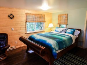 Bella Coola Grizzly Tours Cabins