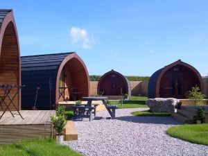 The Little Hide - Grown up Glamping