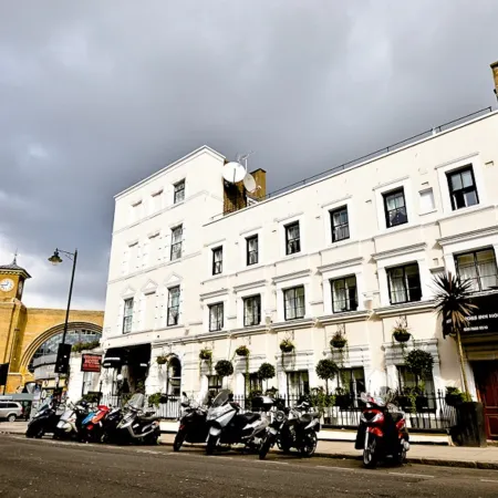 Kings Cross Inn Hotel Отели рядом с достопримечательностью «Площадь Гордон-сквер»