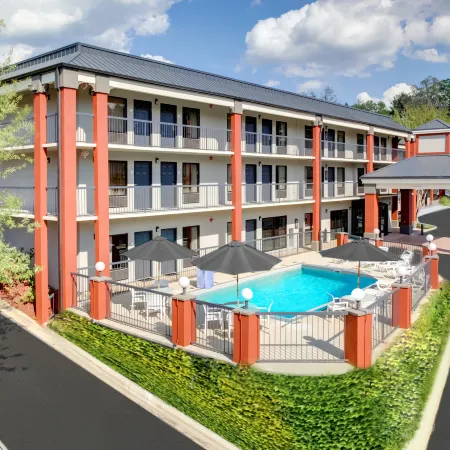 Clarion Pointe Biltmore Village