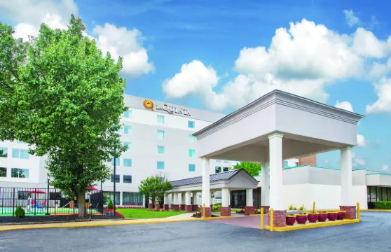 華盛頓地鐵首都環帶拉昆塔温德姆套房酒店