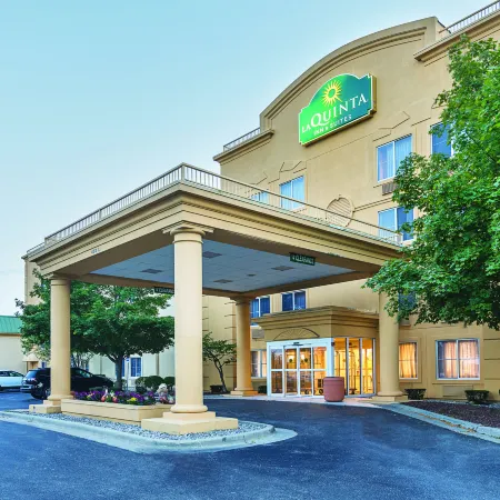 La Quinta Inn & Suites by Wyndham Detroit Utica