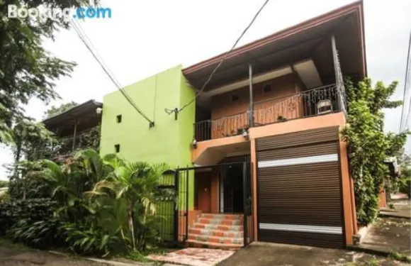 梅爾羅斯機場住宿加早餐旅館