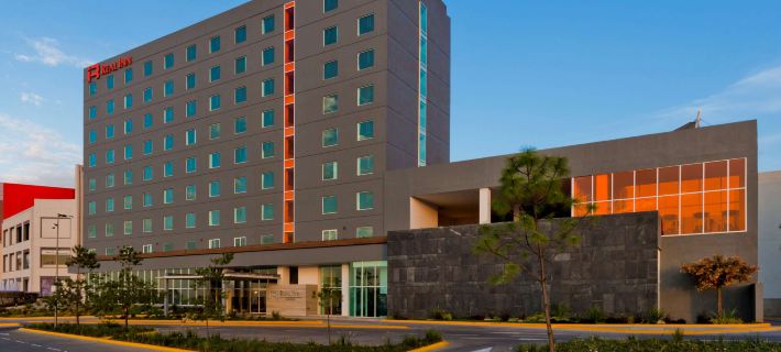 Fiesta Inn Morelia Altozano โรงแรมในมอเรเลีย