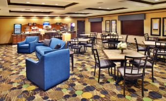 Holiday Inn Express & Suites Dubuque-West