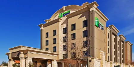 Holiday Inn Express Frisco Legacy Park Area Отели рядом с достопримечательностью «Парк Фриско Коммонс»