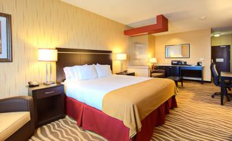 Holiday Inn Express & Suites Cotulla