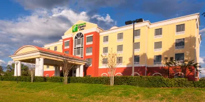 Holiday Inn Express & Suites Tampa-Fairgrounds-Casino