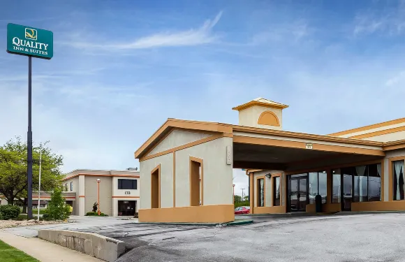 布盧明頓大學區凱藝套房酒店