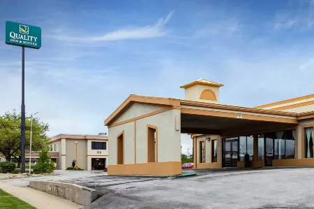 Quality Inn & Suites Bloomington University Area Отели в г. Блумингтон