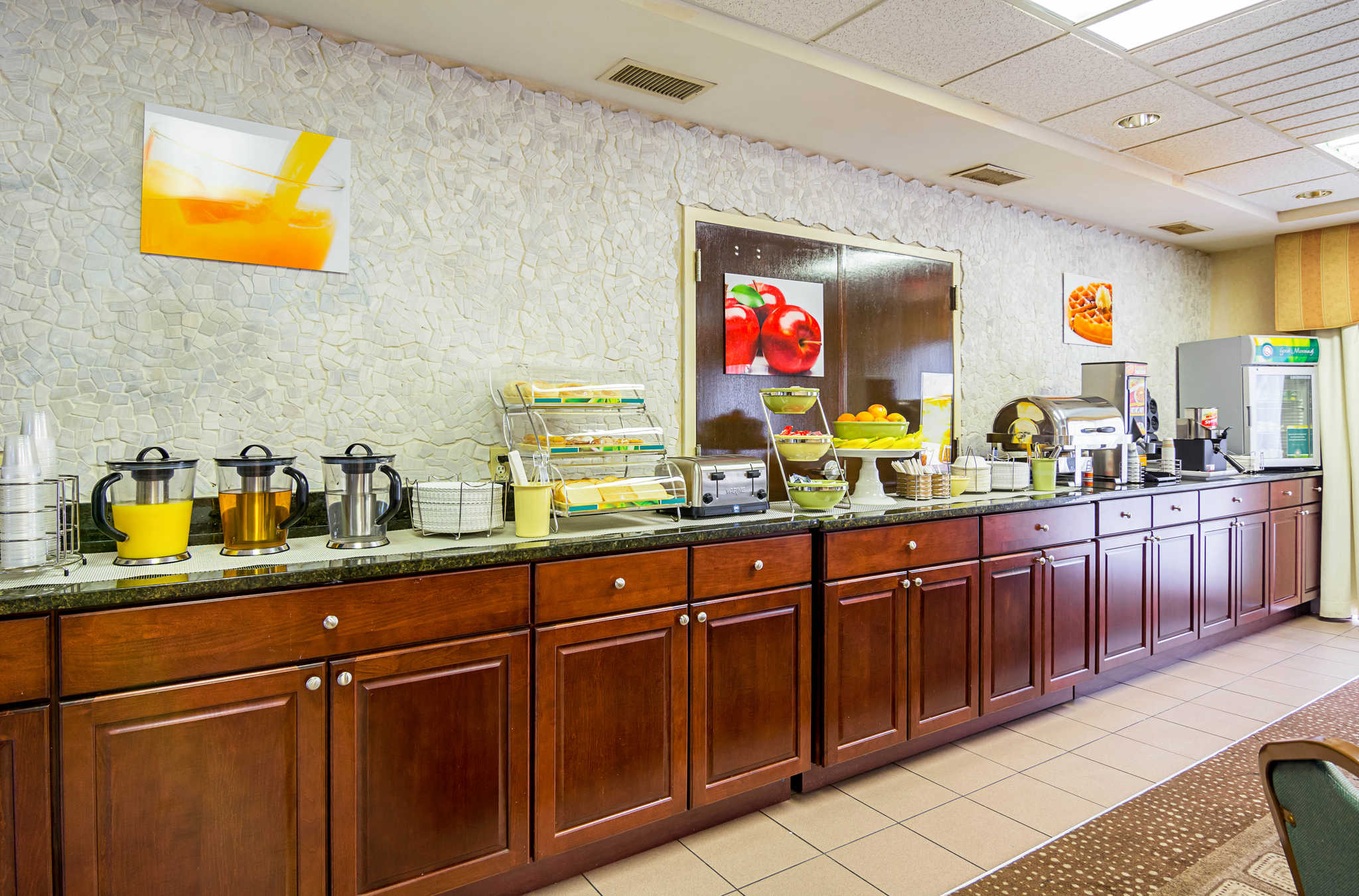 Quality Inn & Suites Kearneysville - Martinsburg