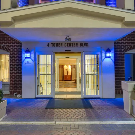 Holiday Inn Express & Suites TOWER CENTER NEW BRUNSWICK by IHG