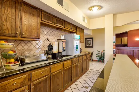 Quality Inn on Historic Route 66 Отели рядом с достопримечательностью «Аутлетс эт Барстоу»