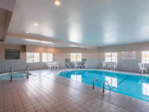 Quality Inn & Suites Hotels in Lincoln