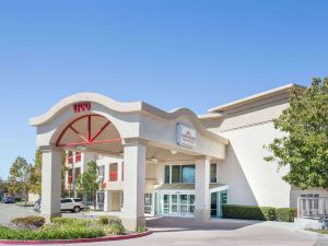 Hawthorn Suites by Wyndham Livermore Wine Country