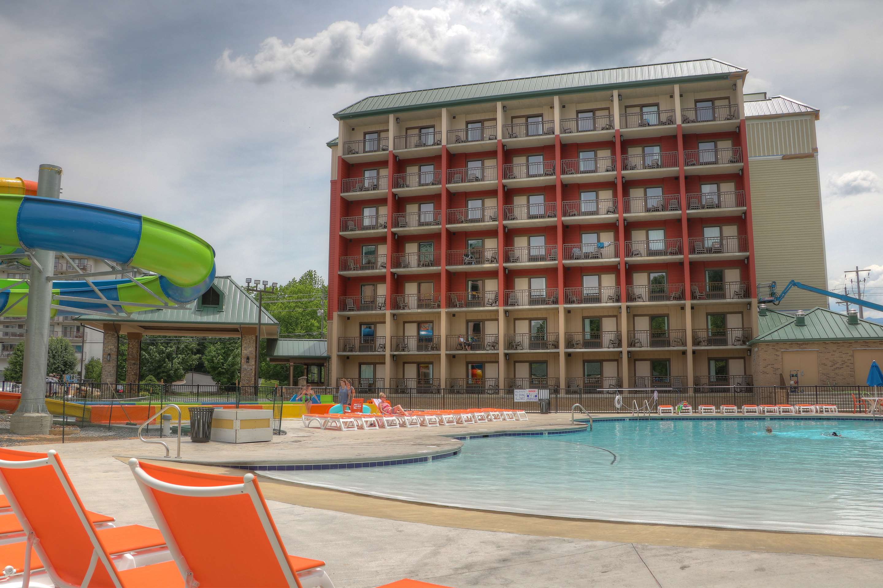 Country Cascades Waterpark Resort