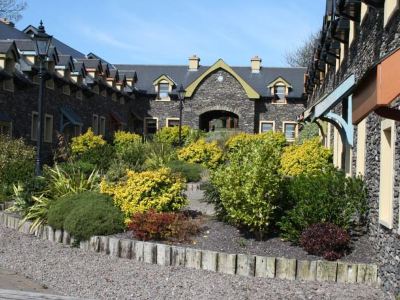 Dingle Courtyard Cottages 2 Bed Sleeps 4