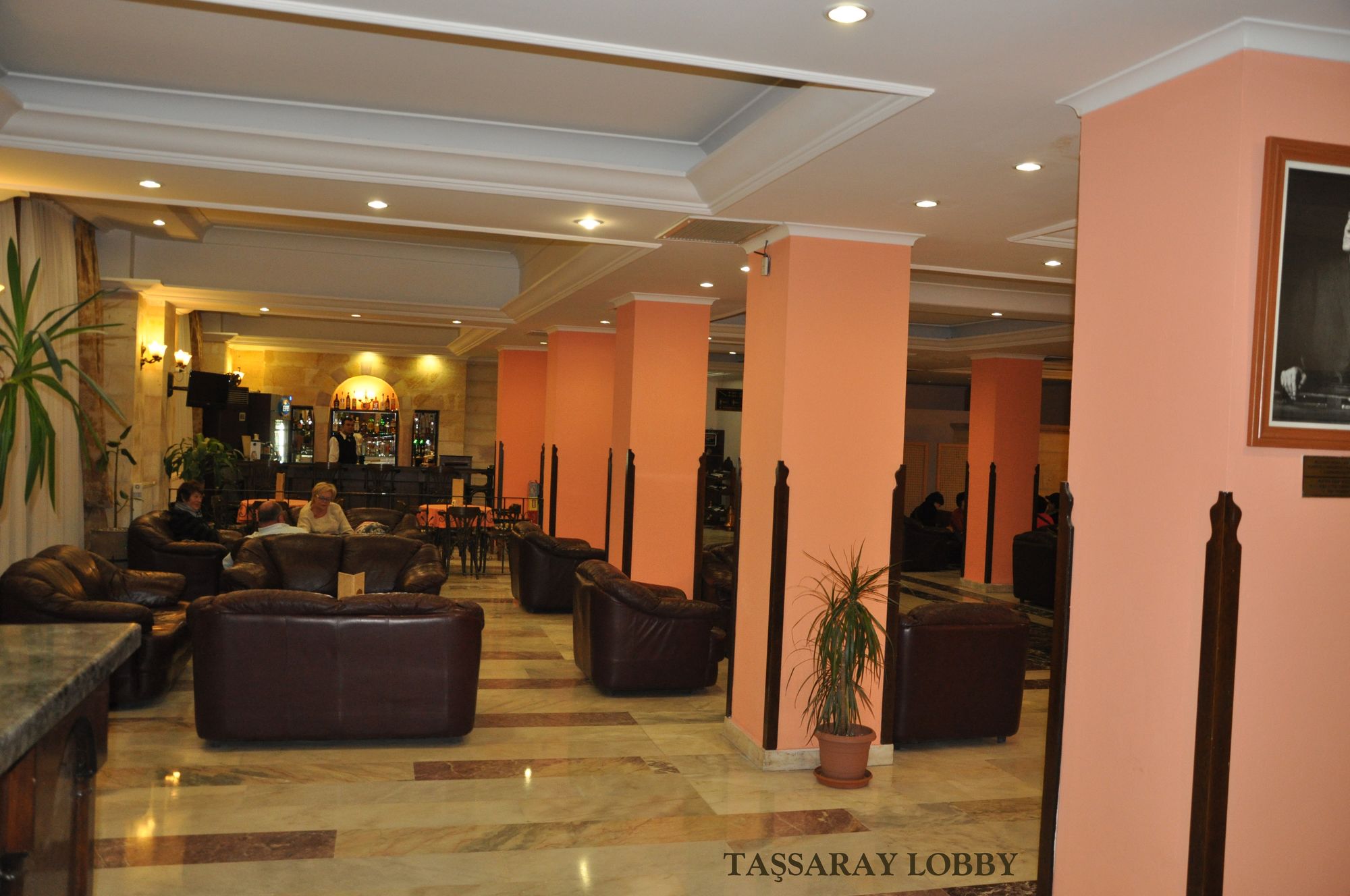 Tassaray Hotel