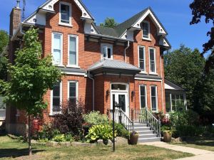 Seaway Manor B&B