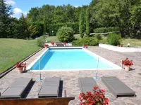 La Devinière Hotels in Châteauneuf-du-Rhône