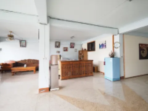 ปาริชาต เพลส โรงแรมในอำเภอ ปัว