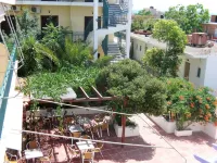 Hotel Karyatides - 2-Star