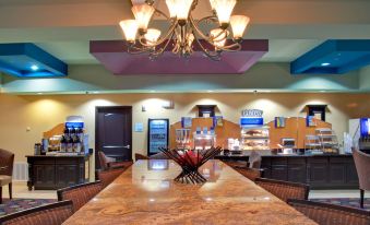 Holiday Inn Express & Suites Huntsville