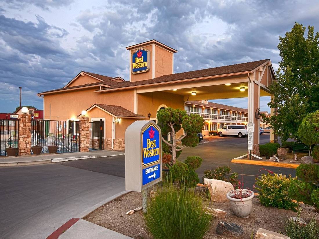 dog friendly hotels in fallon nv