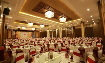 Muong Thanh Holiday Con Cuong Hotel