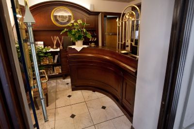 Front Desk Hotel Villa Beccaris Photo