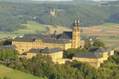 Best Western Plus Kurhotel an der Obermaintherme Hotels in der Nähe von Die Roßfelder Steineiche