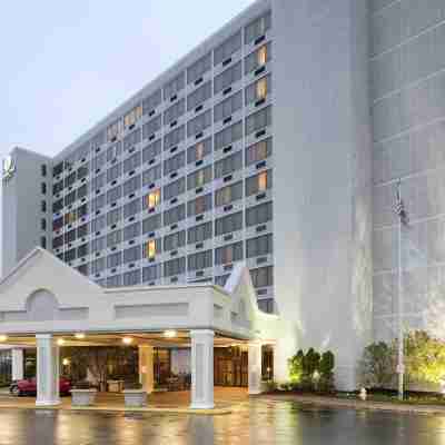 DoubleTree by Hilton Hotel St. Louis - Westport Hotel Exterior