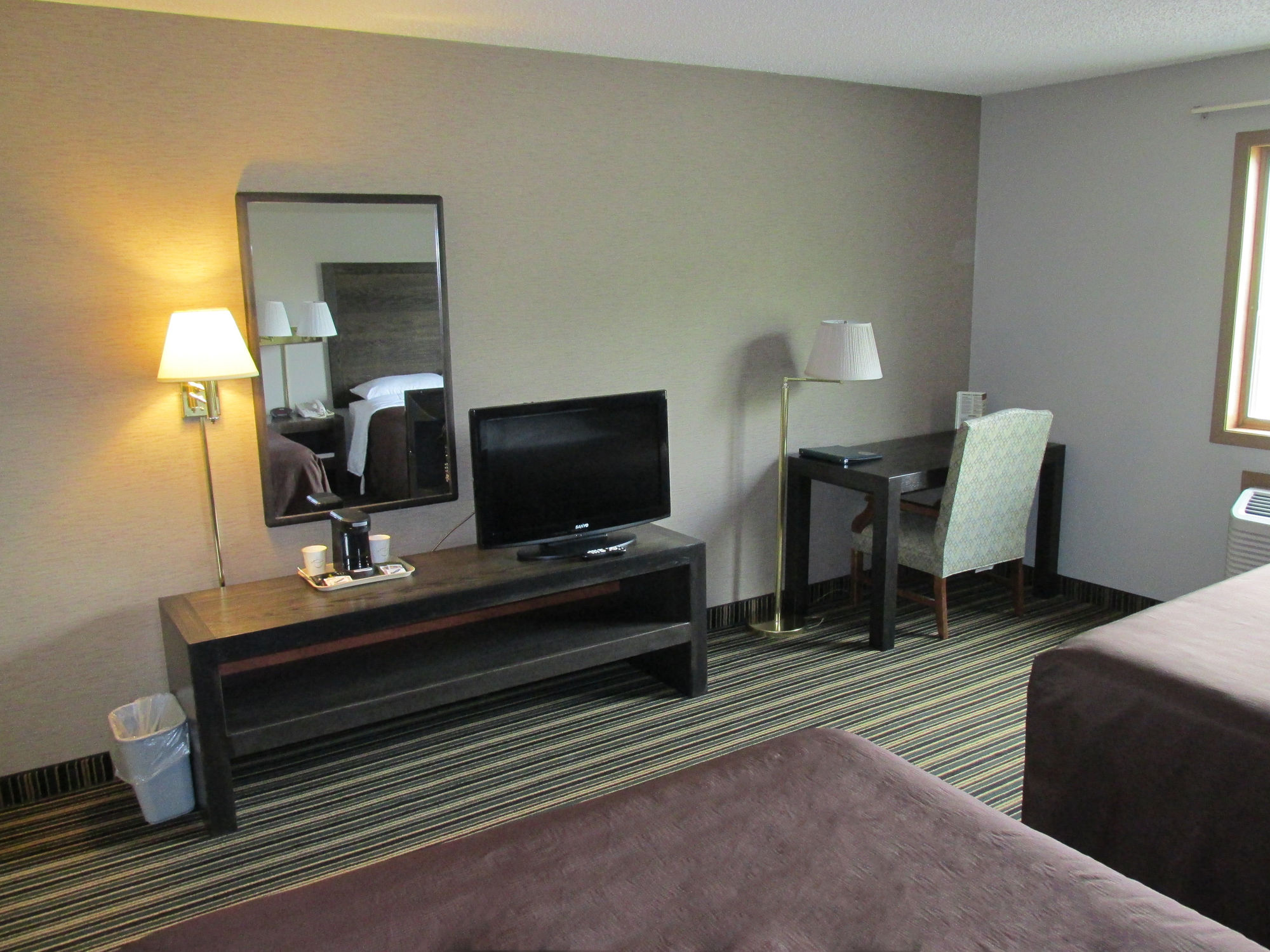 Woodfield Inn and Suites