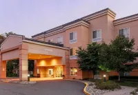 Fairfield Inn & Suites Mahwah Các khách sạn gần Ramapo College