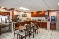 Quality Inn Downtown Helen - Aamiainen