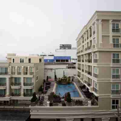 LK The Empress Hotel Exterior