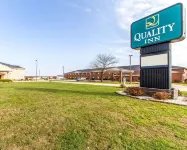 Quality Inn Hotels in Pontiac